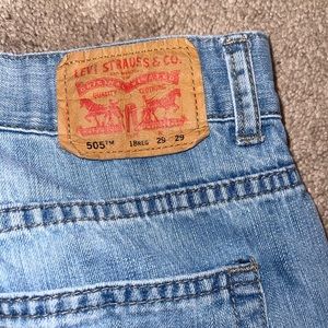 Vintage baby blue 505 Levi’s in good condition, I don’t want it anymore